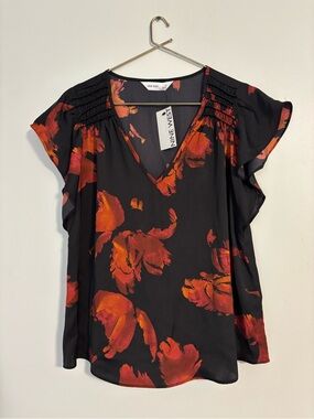 Nine West NWT Abstract Floral V-Neck Blouse - Size Medium